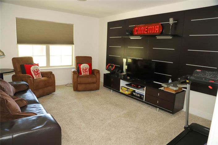 Image No.23-5 Bed Property for sale