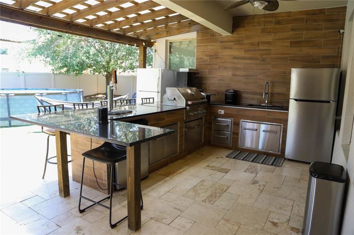 Image No.27-5 Bed Property for sale