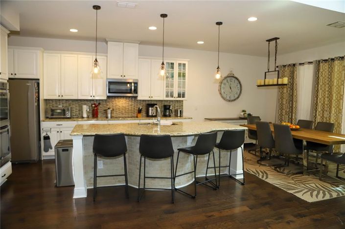 Image No.8-5 Bed Property for sale