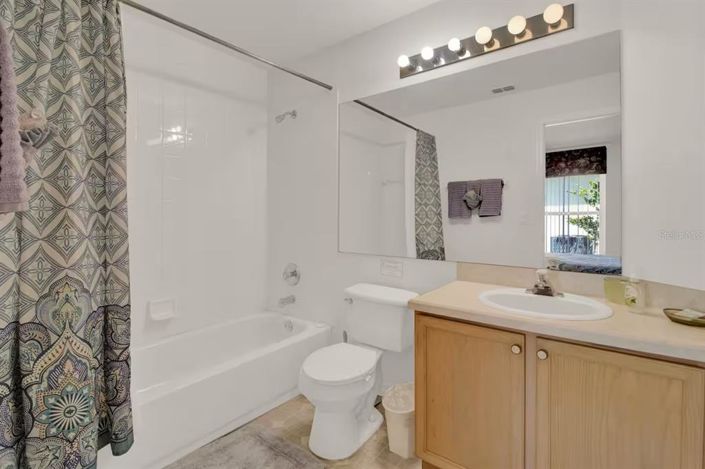 Image No.12-4 Bed Property for sale