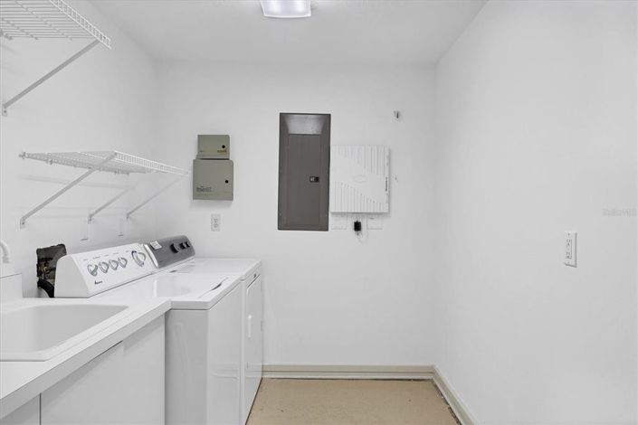 Image No.15-3 Bed Property for sale