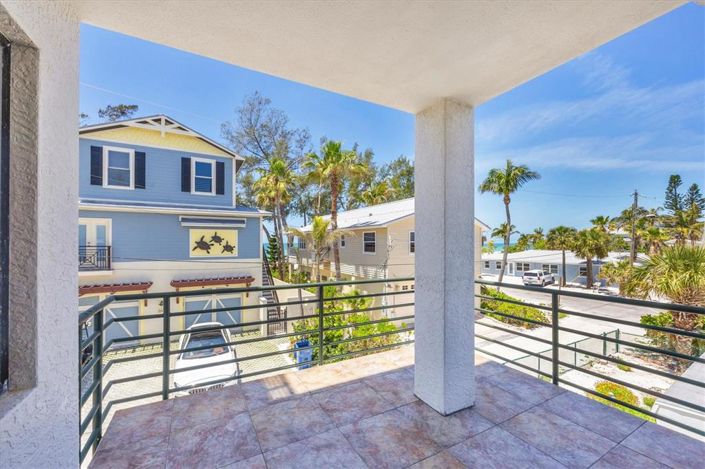 Image No.17-3 Bed Property for sale