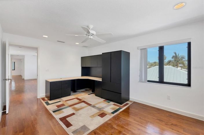 Image No.20-3 Bed Property for sale