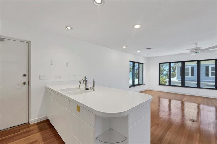 Image No.23-3 Bed Property for sale