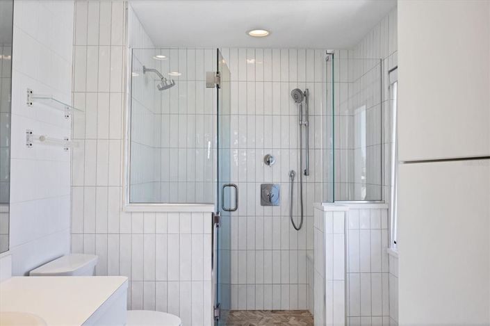 Image No.31-3 Bed Property for sale