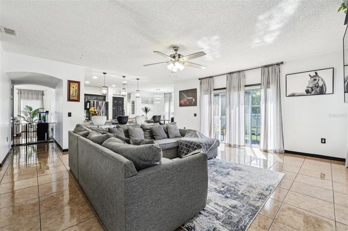 Image No.11-4 Bed Property for sale