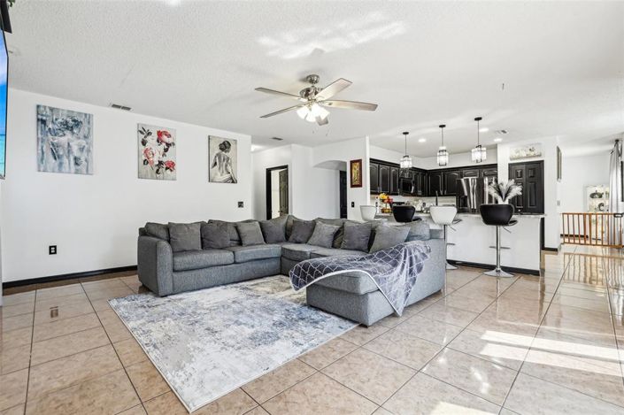 Image No.12-4 Bed Property for sale