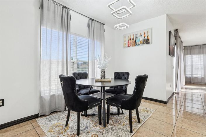 Image No.15-4 Bed Property for sale