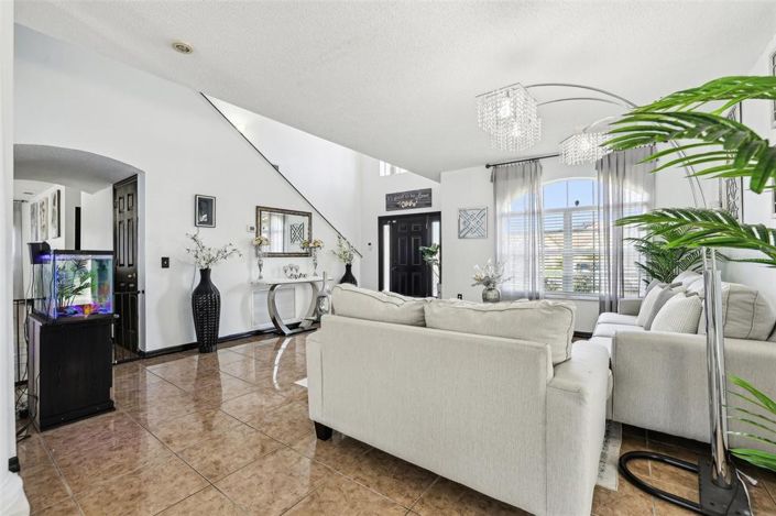 Image No.8-4 Bed Property for sale