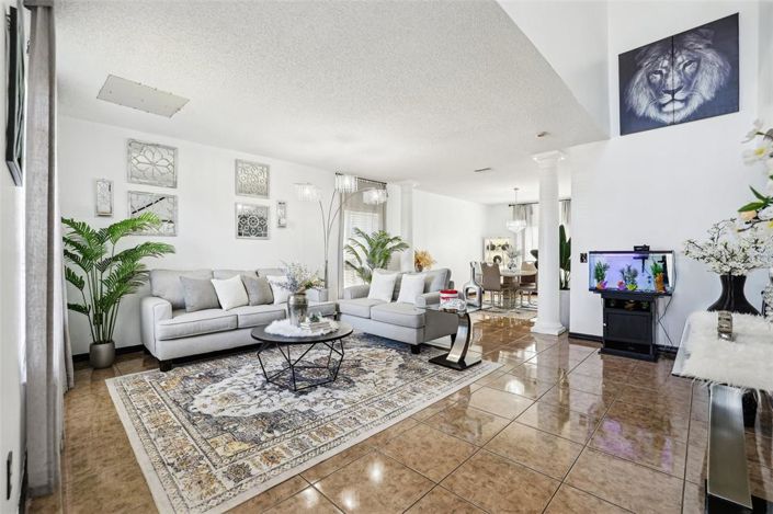 Image No.9-4 Bed Property for sale