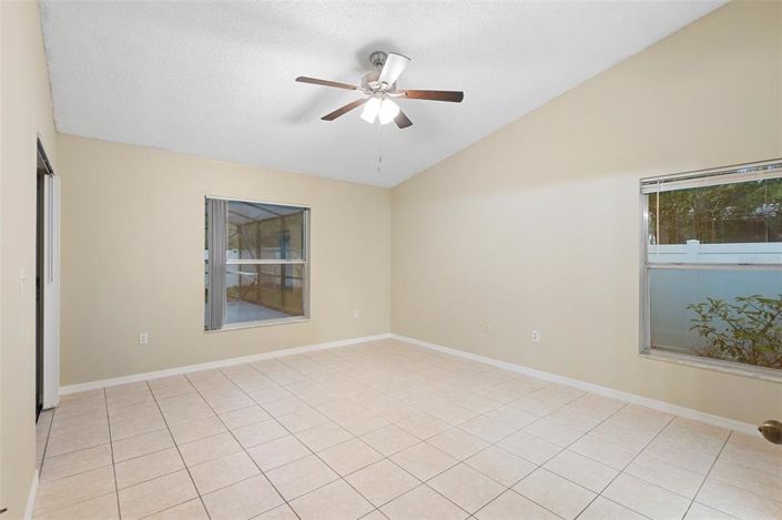 Image No.27-Propriété de 4 chambres à vendre à Clermont