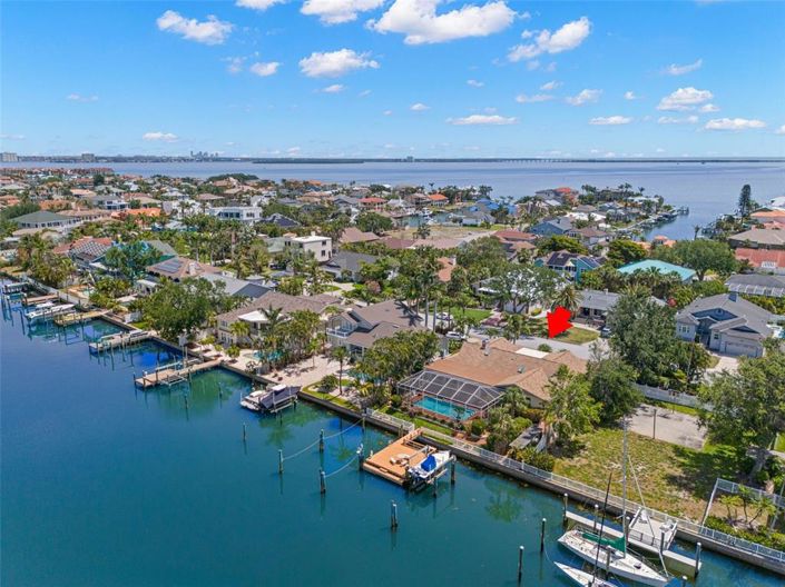 Image No.2-4 Bed Property for sale