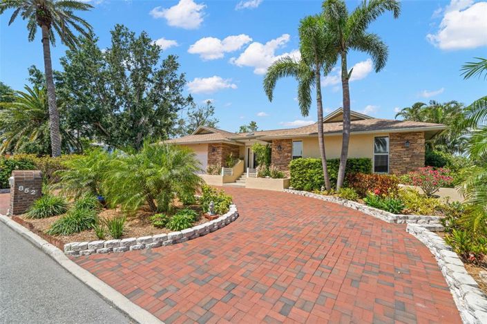 Image No.5-4 Bed Property for sale