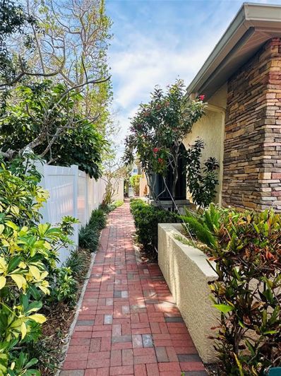 Image No.50-4 Bed Property for sale