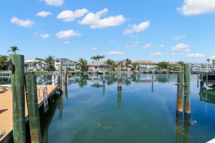 Image No.65-4 Bed Property for sale