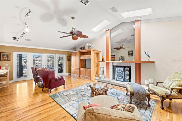 Image No.9-4 Bed Property for sale