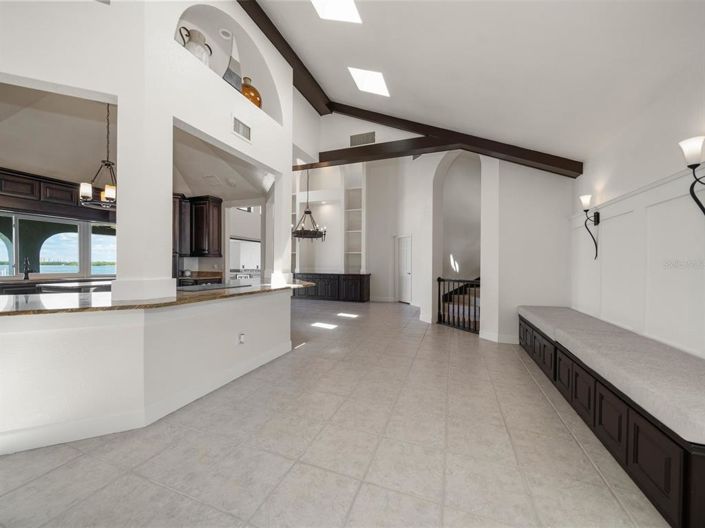 Image No.12-4 Bed Property for sale