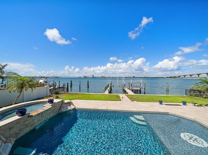 Image No.33-4 Bed Property for sale