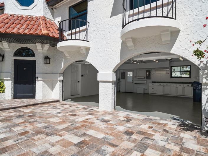 Image No.45-4 Bed Property for sale