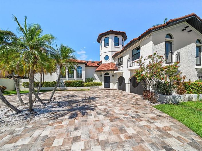 Image No.47-4 Bed Property for sale