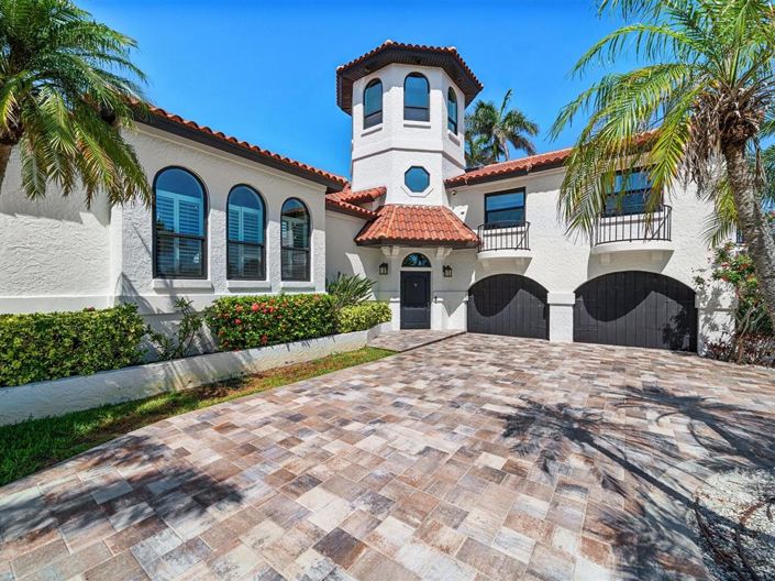 Image No.49-4 Bed Property for sale