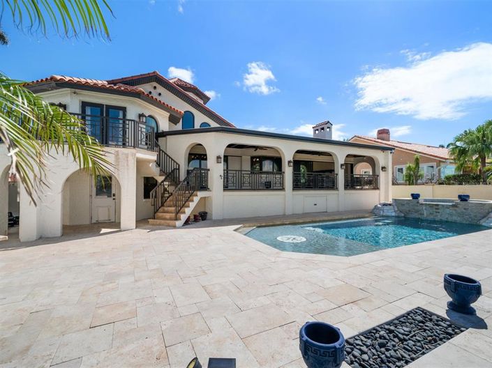 Image No.5-4 Bed Property for sale