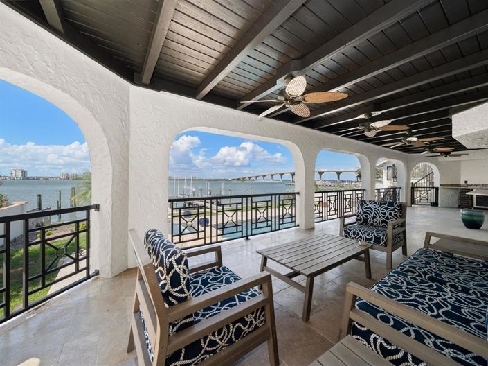 Image No.6-4 Bed Property for sale