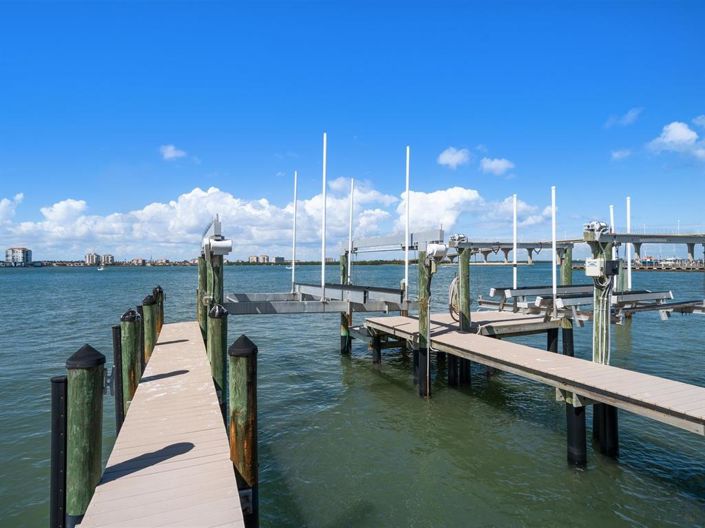 Image No.7-4 Bed Property for sale