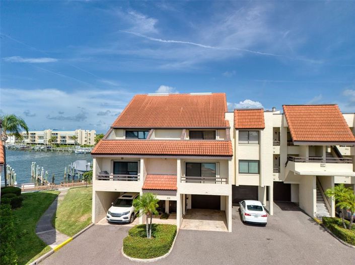 Image No.1-2 Bed Townhouse for sale