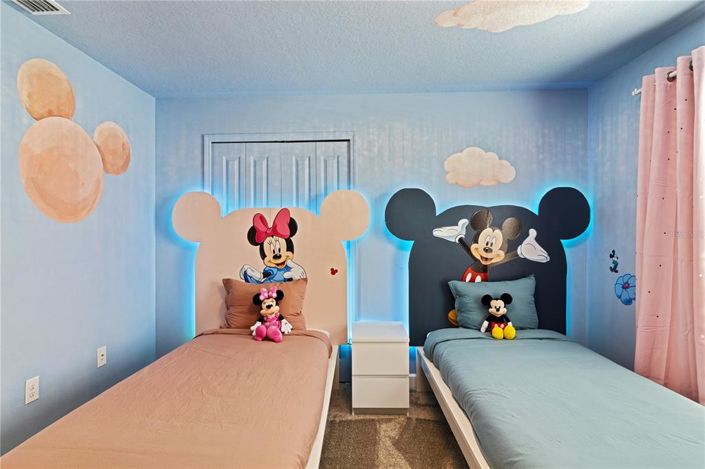 Image No.25-5 Bed Townhouse for sale