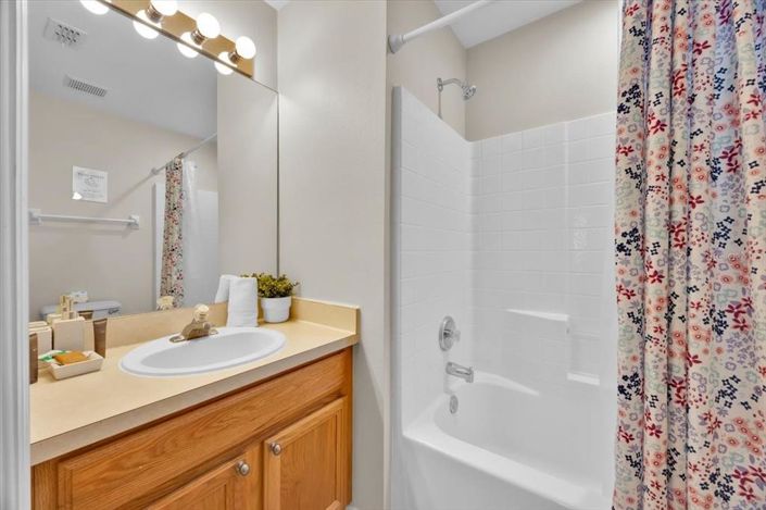 Image No.20-4 Bed Property for sale