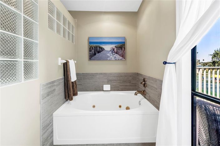 Image No.40-3 Bed Townhouse for sale