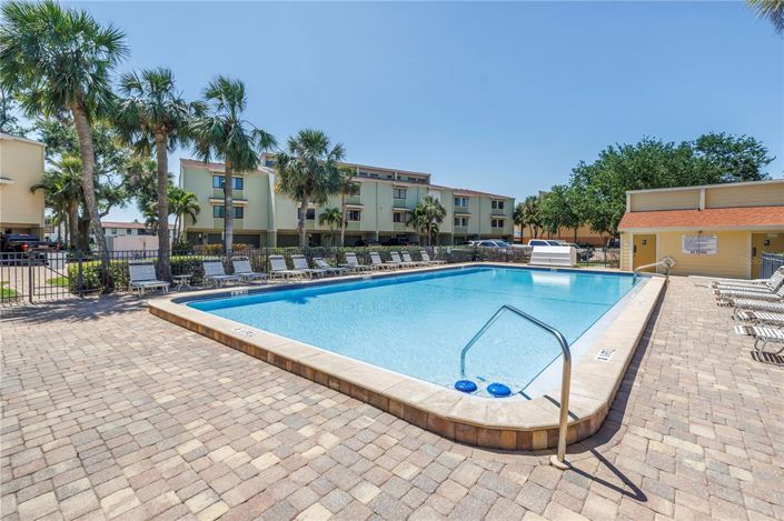 Image No.68-3 Bed Townhouse for sale