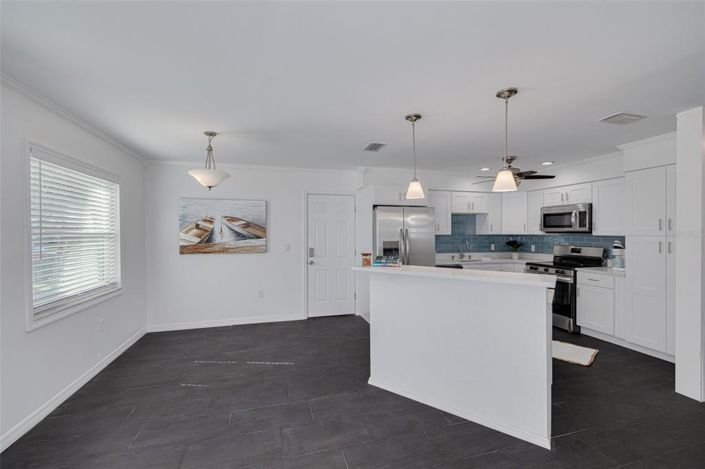 Image No.11-2 Bed Property for sale