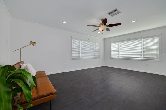 Image No.8-2 Bed Property for sale