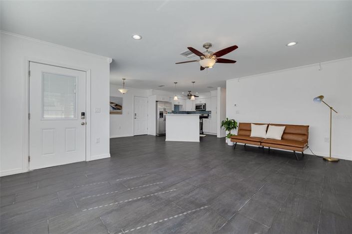 Image No.9-2 Bed Property for sale