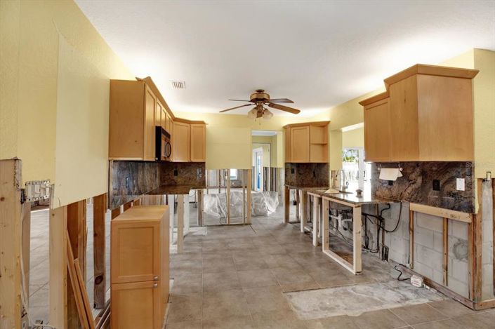 Image No.11-Propriété de 4 chambres à vendre à Treasure Island