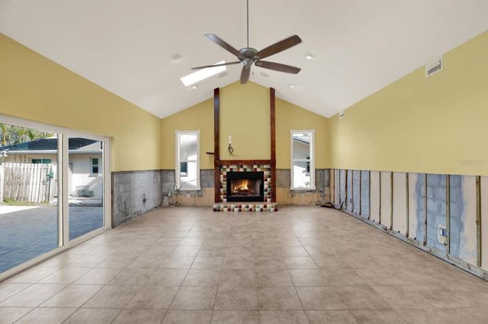 Image No.5-Propriété de 4 chambres à vendre à Treasure Island