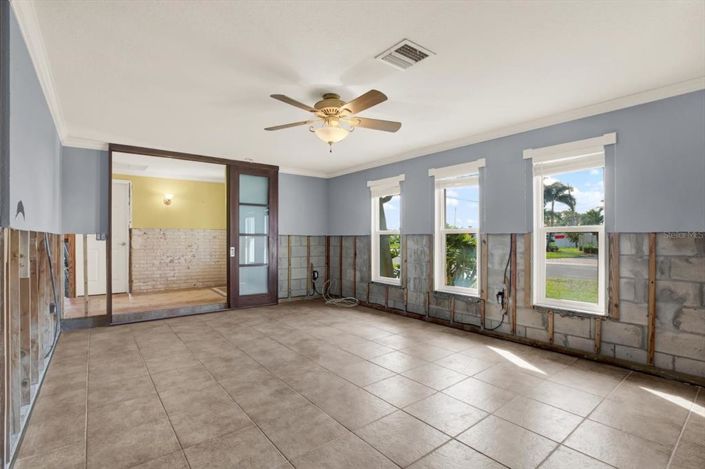 Image No.7-Propriété de 4 chambres à vendre à Treasure Island