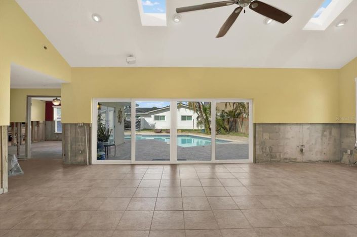 Image No.9-Propriété de 4 chambres à vendre à Treasure Island