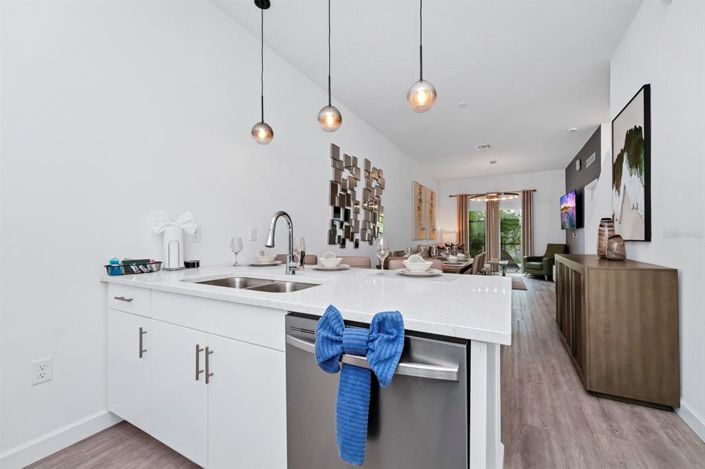 Image No.15-4 Bed Townhouse for sale