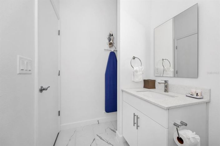 Image No.17-4 Bed Townhouse for sale