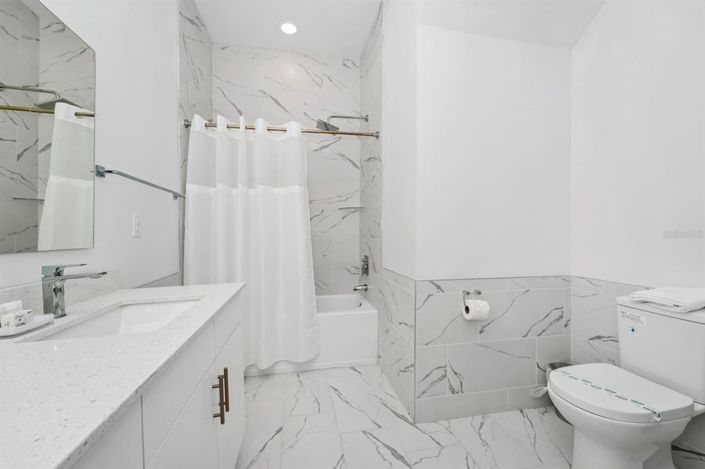 Image No.22-4 Bed Townhouse for sale