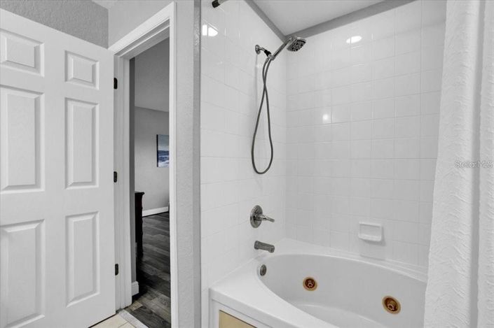 Image No.19-4 Bed Townhouse for sale