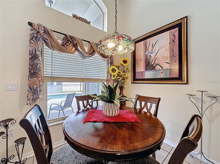 Image No.12-4 Bed Property for sale