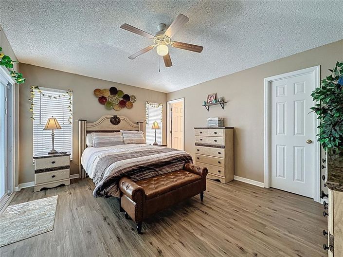 Image No.28-4 Bed Property for sale