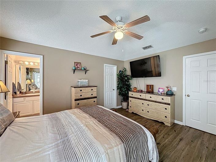 Image No.29-4 Bed Property for sale