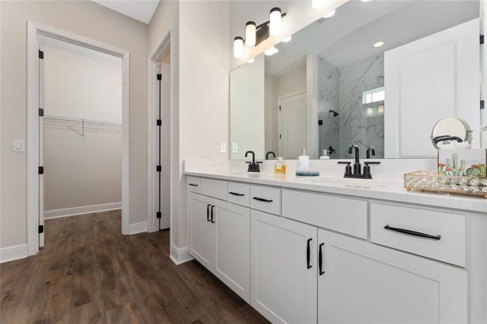 Image No.11-3 Bed Property for sale