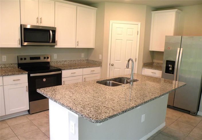 Image No.4-4 Bed Property for sale