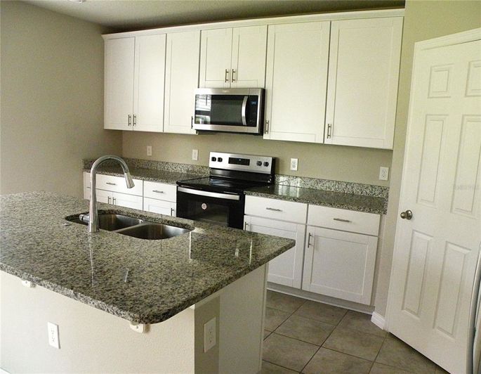 Image No.5-4 Bed Property for sale